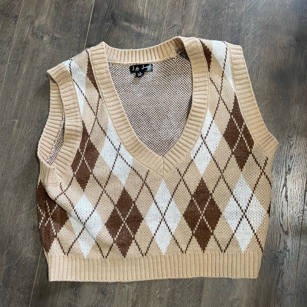 Brand new sweater vest